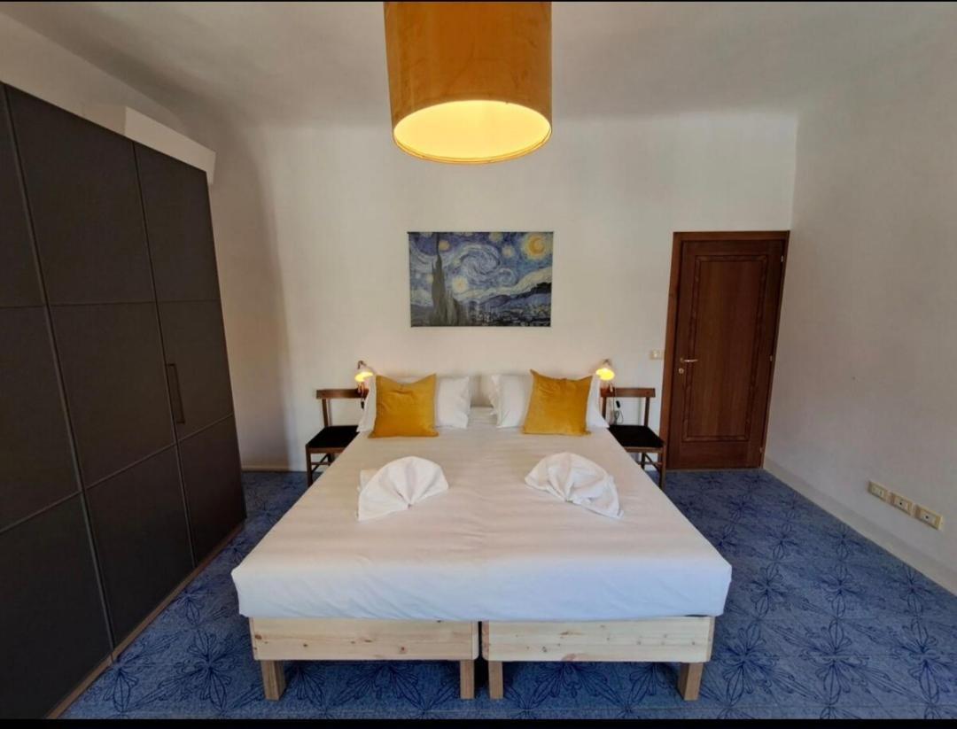 Leone Flat Florença
